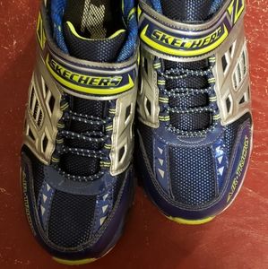 Skechers boys shoes size 4.5
